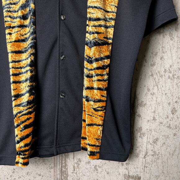 Trailer Park Boys Bowling Tiger Stripe M Y2K Button Up - Picture 3 of 5